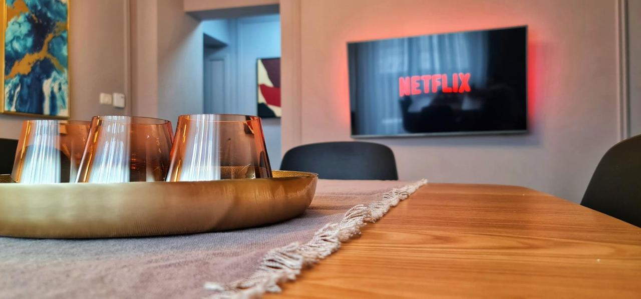 Delux Suite Bacau Bagian luar foto