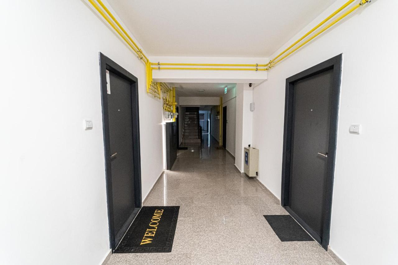 Delux Suite Bacau Bagian luar foto